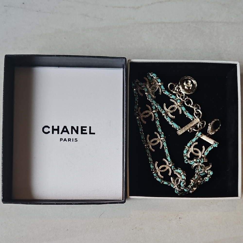 CHANEL CC Logo Chain Choker Necklace Gold Turquoise Leather 18C W/Box - Picture 7 of 7